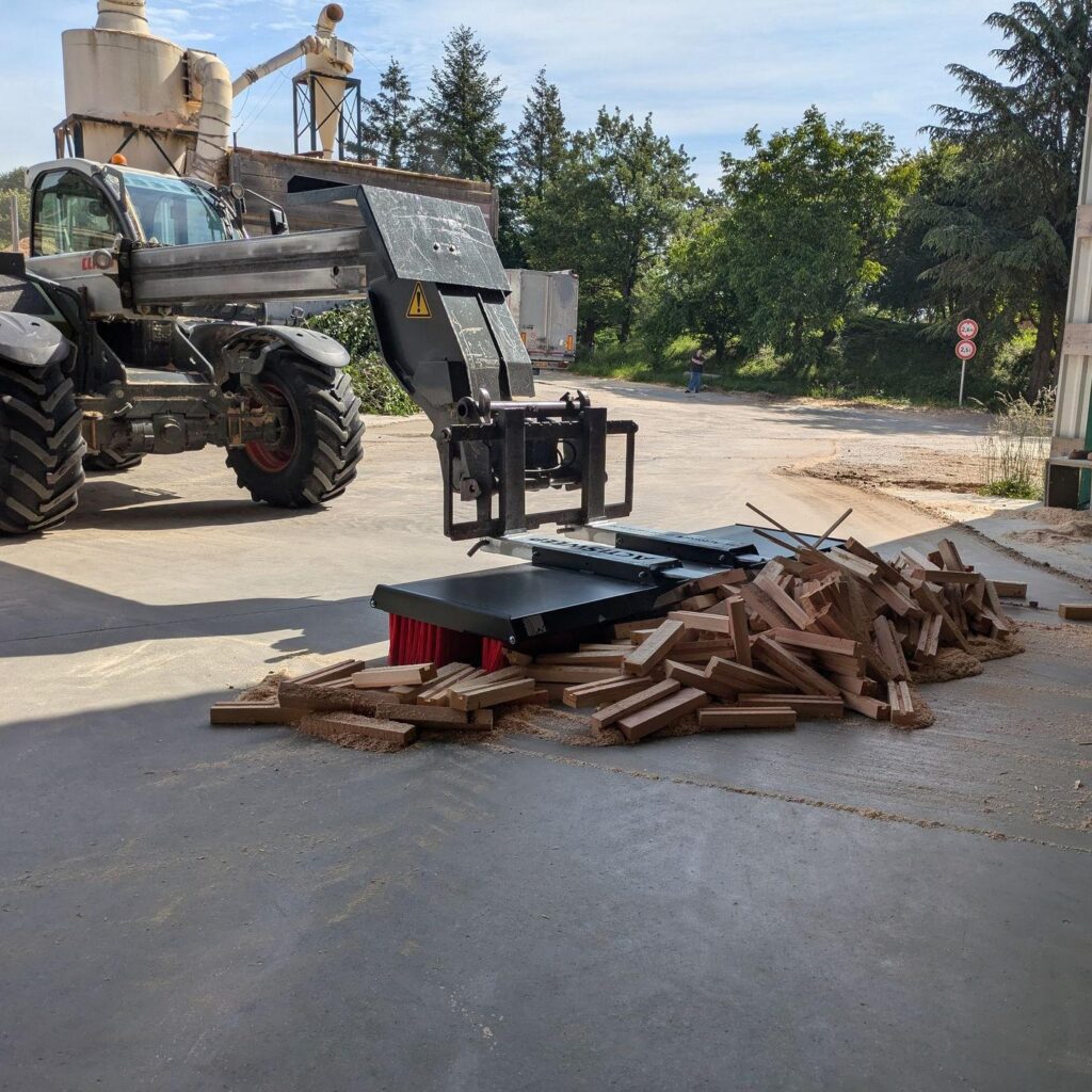 Actisweep_v13-2400_20-_20scierie_20-_20telescopique_20-_20claas_20-_20bois_20_281_29