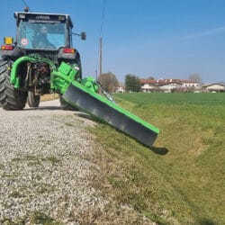 Peruzzo_bull-cross-mower-driveway