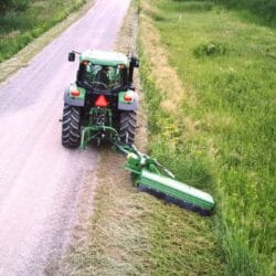 Peruzzo_bull-cross-mower-road