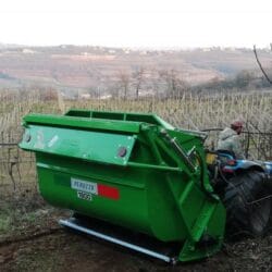Peruzzo_canguro-professional-super-mower-vineyards-maintenance