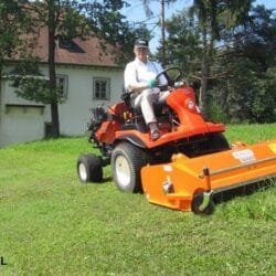 Peruzzo_front-mower-tegspecial-private-yard