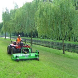 Peruzzo_public-park-maintenance-puma-mower