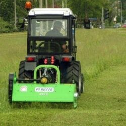Peruzzo_puma-mulching-on-uncultivated-green-area