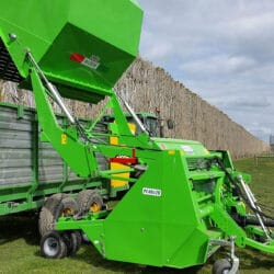 Peruzzo_tiger-grass-unloading