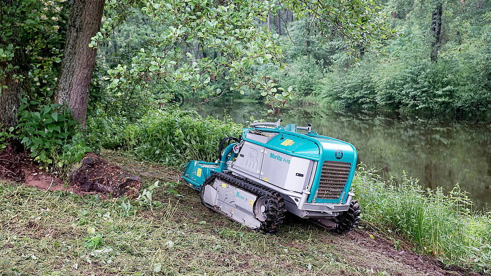 Pfanzelt_csm_200609_moritz_mulcher_biotoppflege_see_2_ea9b794983