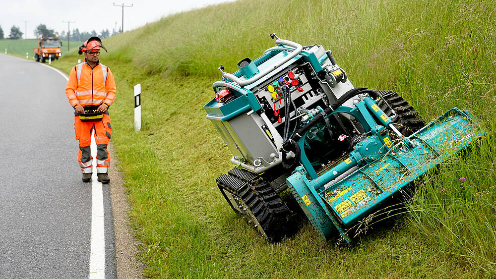 Pfanzelt_csm_200609_moritz_mulcher_maehen_stra_c3_9fe_f4fc38d3d1