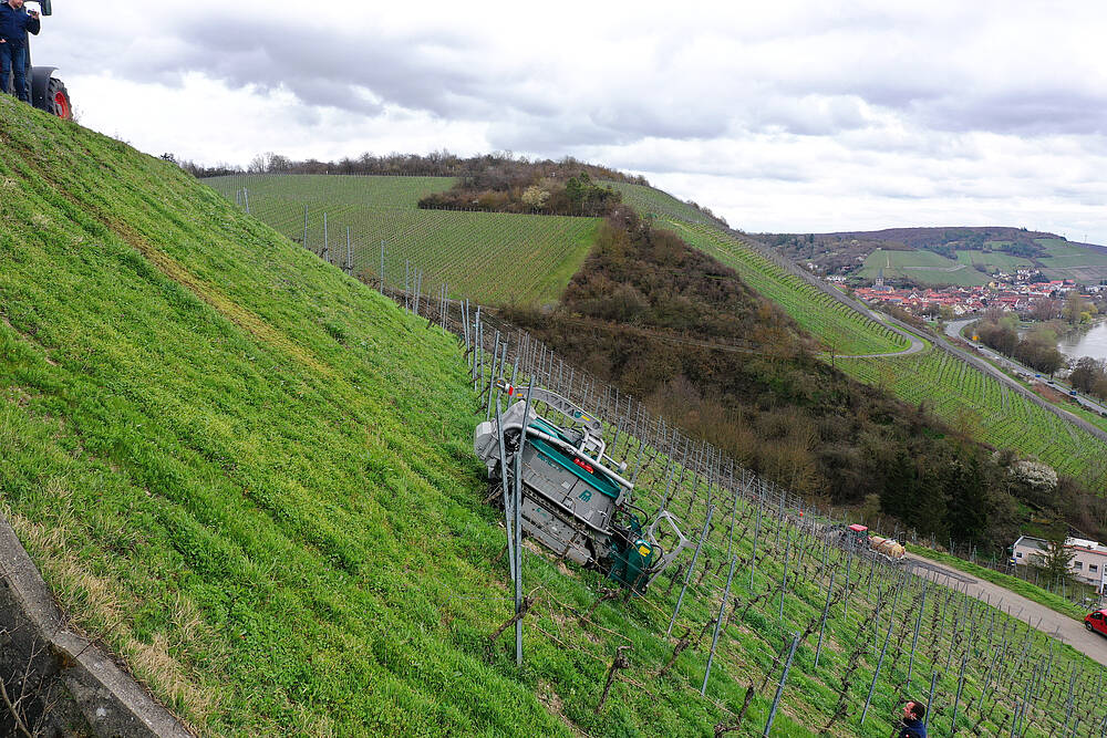 Pfanzelt_csm_230406_moritz_traktionswinde_weinberg_e4f5e39b6f