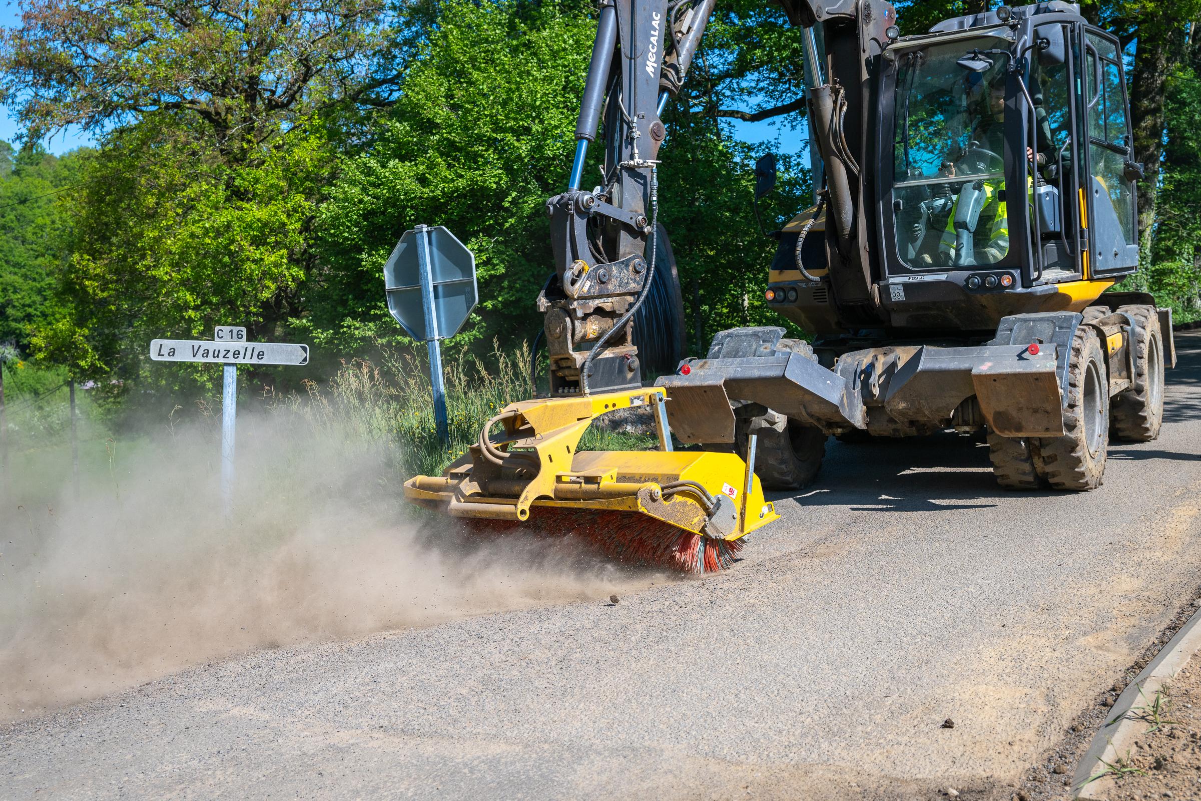 Rabaud_astranet-2000-pelle-mecalac