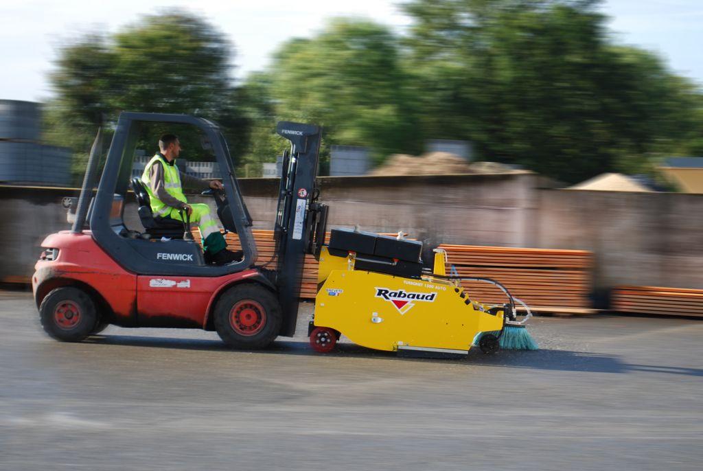 Rabaud_balayeuse-chariot-elevateur