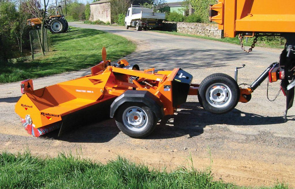 Rabaud_balayeuse-mecanique-camion-1800a