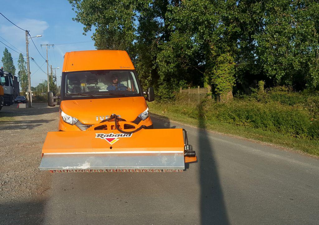 Rabaud_balayeuse-route-dde-dir-cg