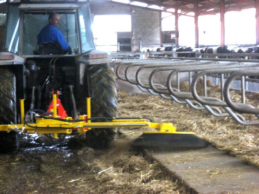 Rabaud_balayeuse-sous-logette