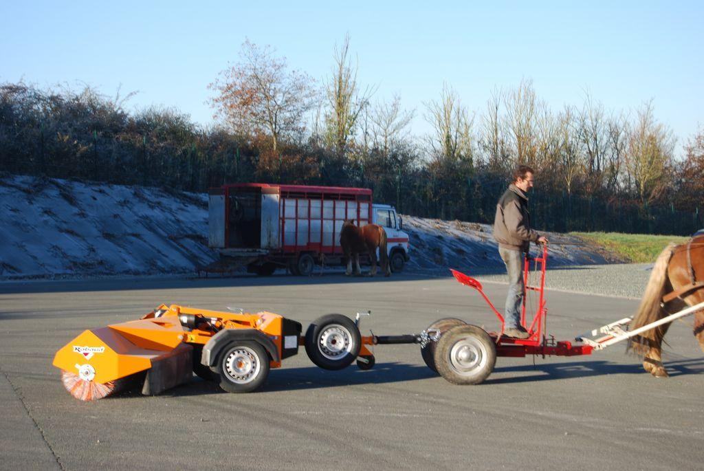 Rabaud_balayeuse-tractee-cheval