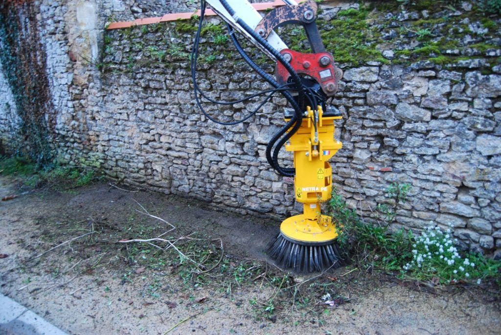 Rabaud_brosse-desherbage-mecanique-pelle