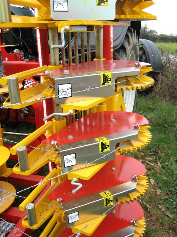 Rabaud_derouleuse-cloture