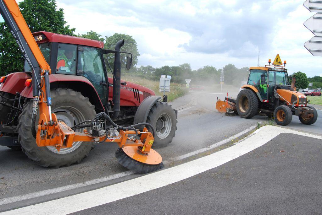 Rabaud_desherbage-sur-giratoire