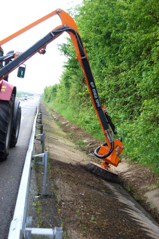 Rabaud_desherbe-cunette-beton