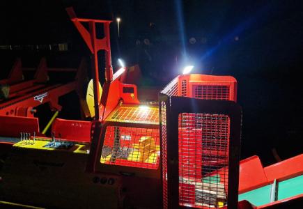 3 LED lights (intake conveyor, sawing/splitting unit, discharge conveyor) with 3-pin socket - 12 V