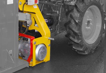 Entraînement mixte avec centrale électrique/hydraulique 15 kW / 20 ch* et PDF 540 tr/min (tracteur)