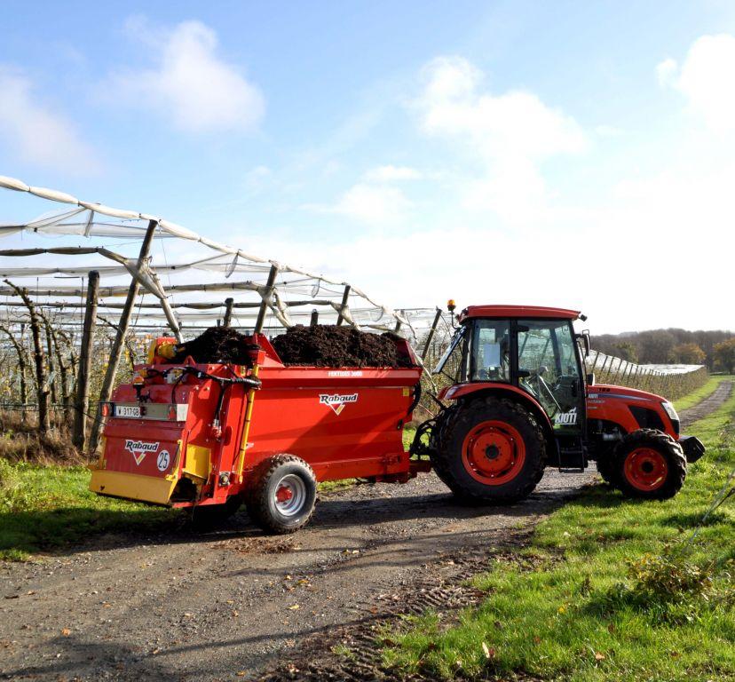 Rabaud_epandeur-compost-fertidis-3000-traine