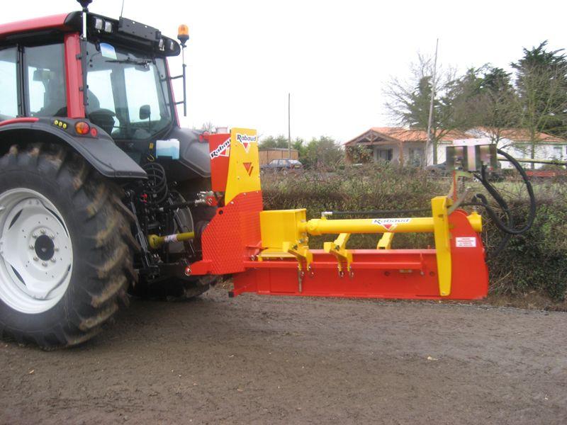 Rabaud_fendeur-piquet-tracteur