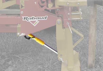 Inclinaison hydraulique +/- 15° (pour mise à l’aplomb)