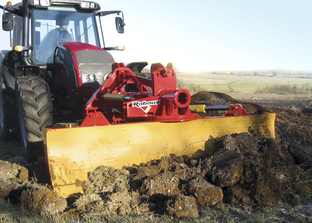 Rabaud_lame-niveleuse-tracteur-remblai