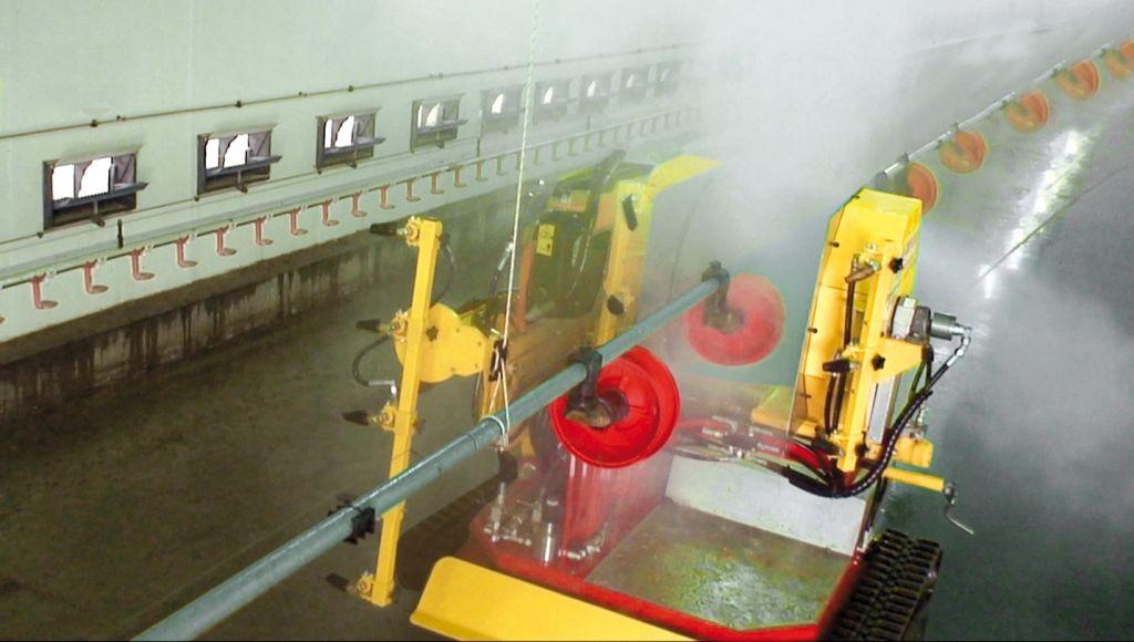 Rabaud_lavage-mangeoire-poulet-rabaud