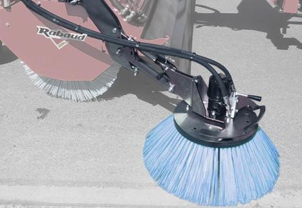 Balai latéral Ø 700 mm en polyesteravec moteur, flexibles, vanne 3 voies