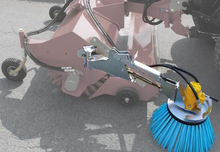 Balai latéral Ø 550 mm en polyester avec moteur, flexibles, vanne 3 voies - débit mini. 30 L/min