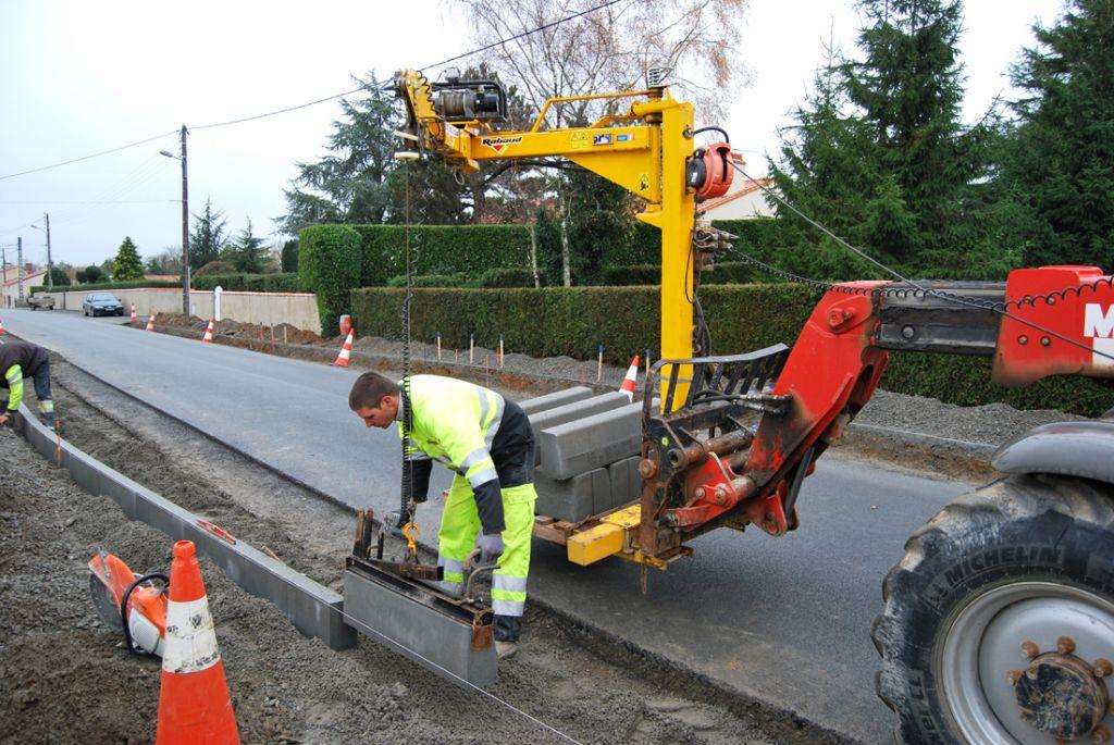 Rabaud_pose-bordure-hydraulique
