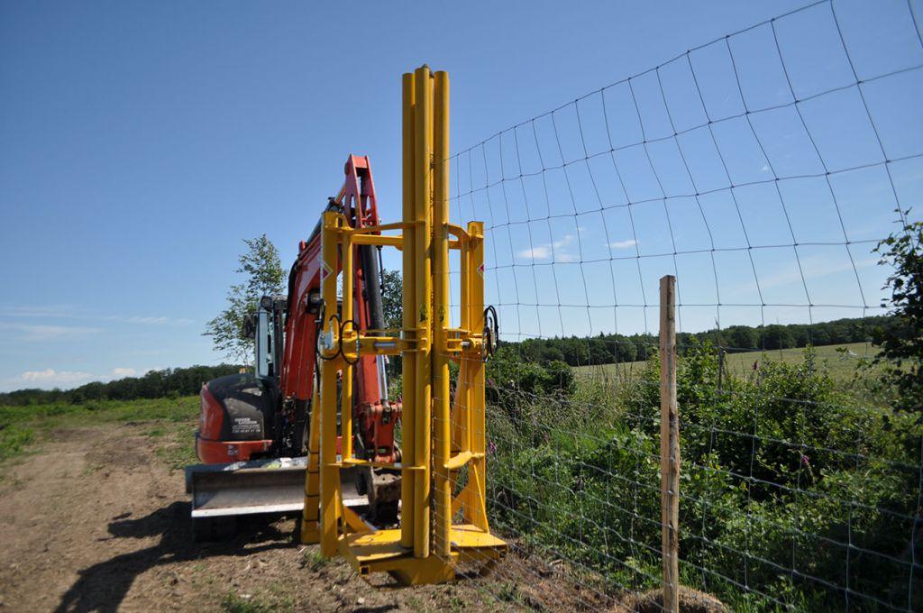 Rabaud_poseuse-de-grillage-mp