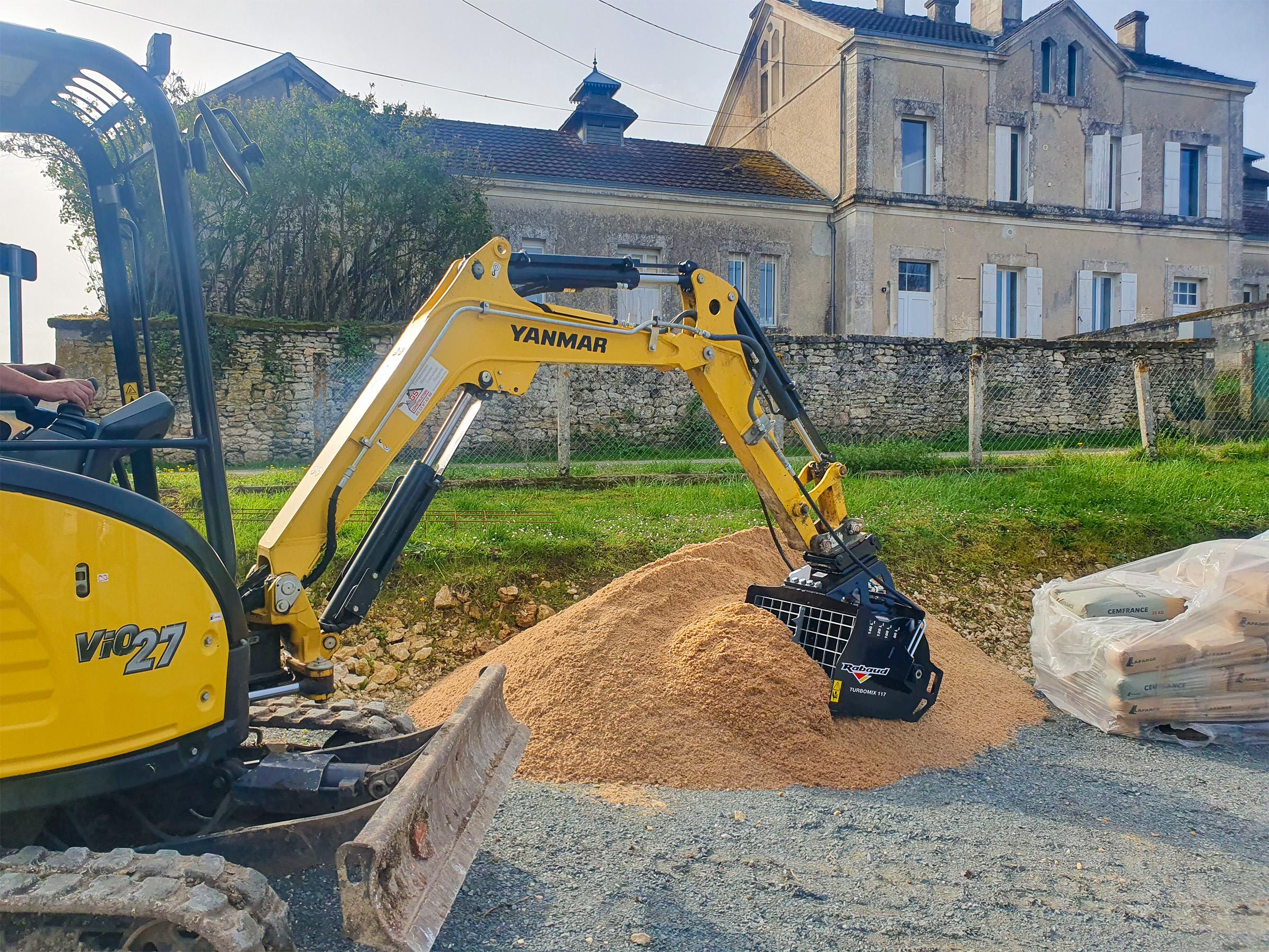 Rabaud_remplissage-godet-beton