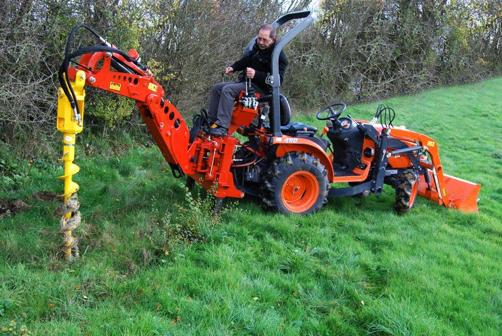 Rabaud_tariere-sur-pelle-retro