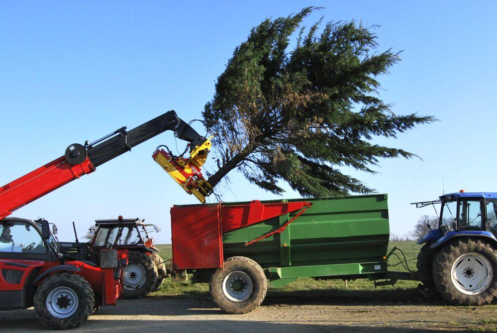 Rabaud_xylocut300-depose-bois-remorque